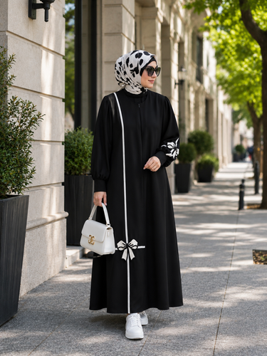 عبای پاپیون گلدوزی شده